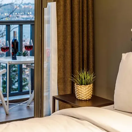 Monnas Bosphorus * Istambul