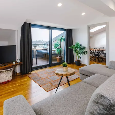 Monnas Bosphorus Apartment