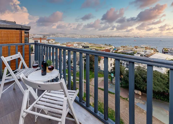 Monnas Bosphorus Apartment