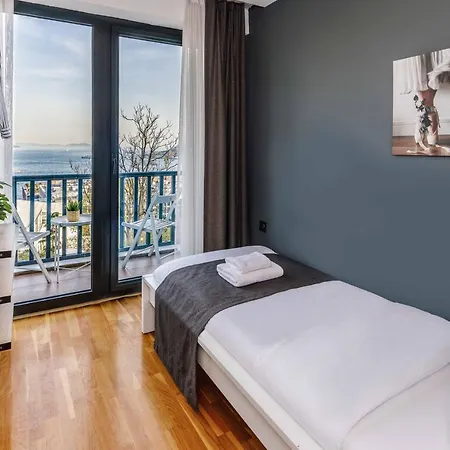 Monnas Bosphorus Apartment