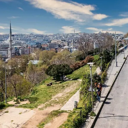 Monnas Bosphorus *