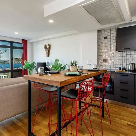 Monnas Bosphorus Apartment
